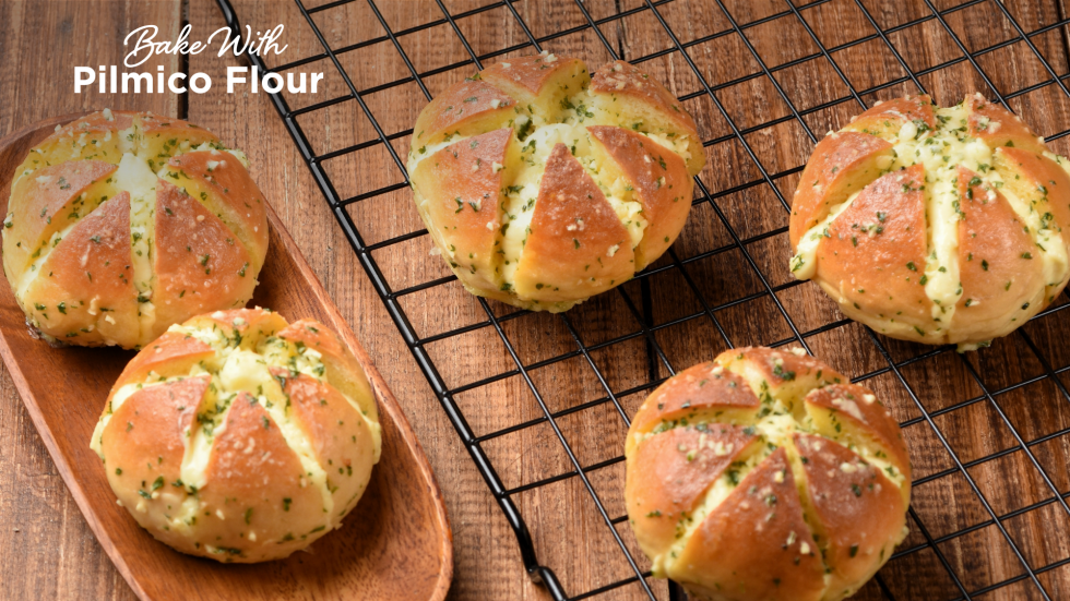 The Perfect K-Drama Snack: Korean Garlic Bread Recipe