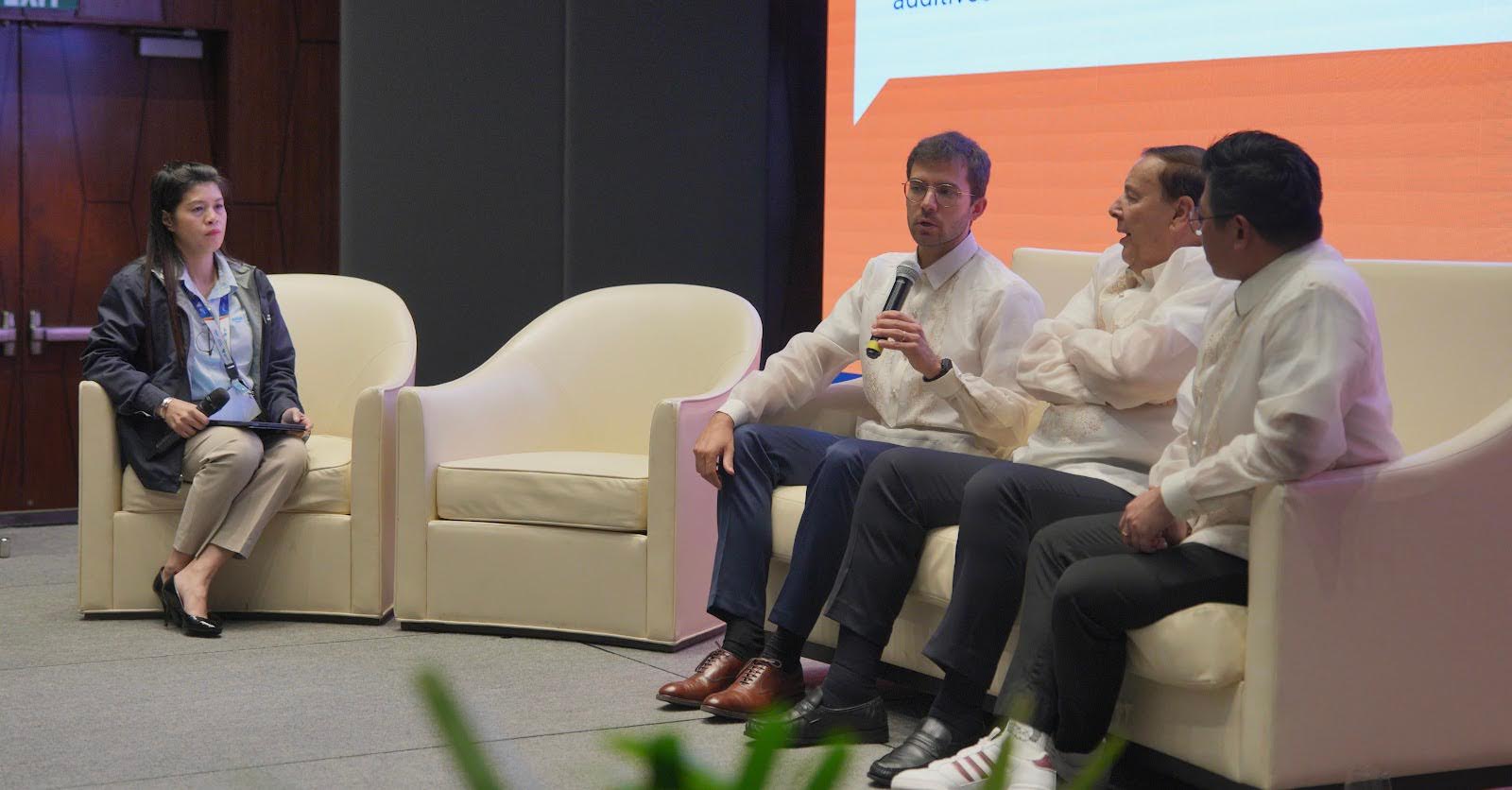 Dr. Mary Ann Carandang, Pilmico’s Nutrition, Innovation & Technical Research Manager, moderates the panel discussion with (from left to right) Dr. Roger Davin, Dr. Bruno Tempesta, and Dr. Maximilian Sim during the Poultry 365 symposium at Hyatt Regency Manila.